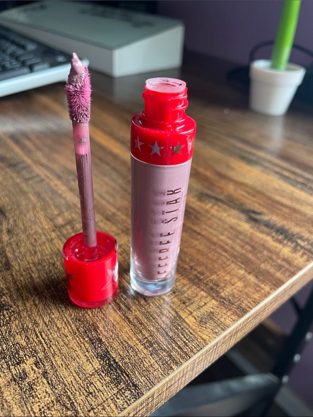 Jeffree Star Lipstick - Picture 2 of 3